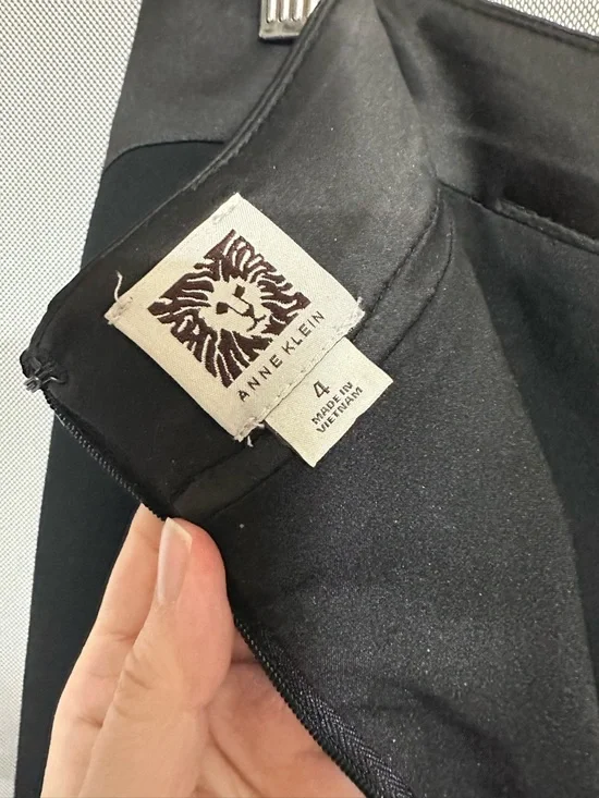 Anne Klein Black Pencil Skirt with Side Panel Satin Detail Office Business Sz 4 - Picture 7 of 9